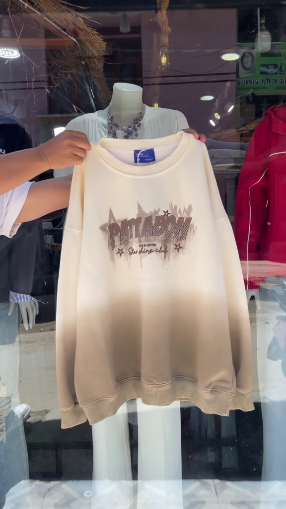Stylish Pink Ombré Sweatshirt with Bold Graphic Print - Photo 4